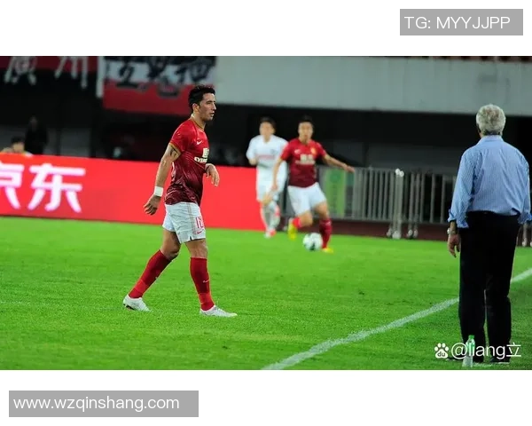 足球明星降薪风波引发行业反思 球员薪酬新格局或成未来趋势